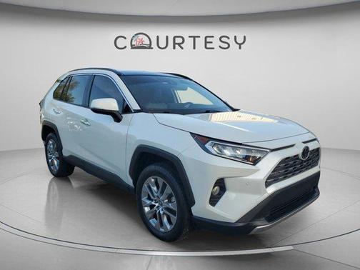 Blizzard Pearl 2021 Toyota RAV4 Limited