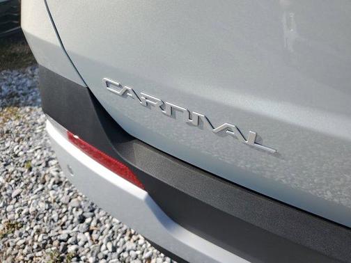 2025 Kia Carnival EX