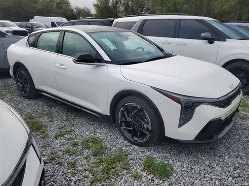 2026 Kia K4 GT-LINE