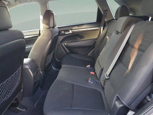 Titanium Silver 2015 Kia Sorento LX