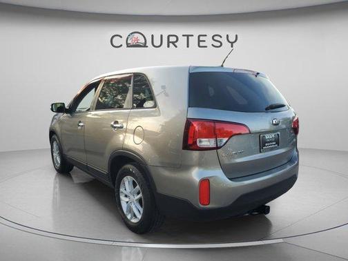 Titanium Silver 2015 Kia Sorento LX