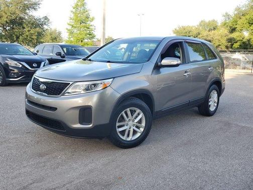 Titanium Silver 2015 Kia Sorento LX
