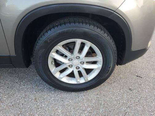 Titanium Silver 2015 Kia Sorento LX