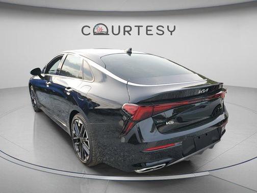 Aurora Black Pearl 2026 Kia K5 GT
