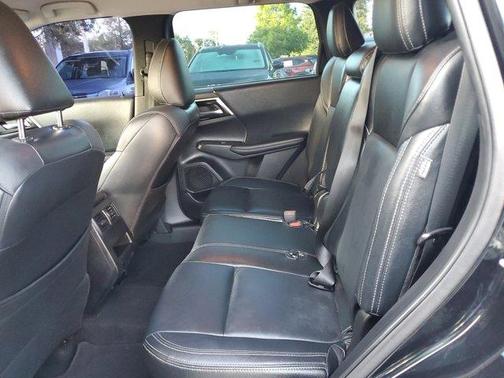 2022 Mitsubishi Outlander ES