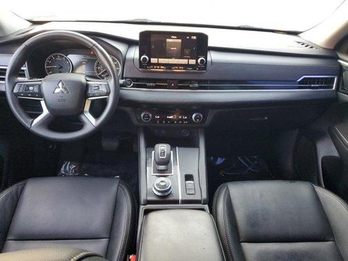 2022 Mitsubishi Outlander ES