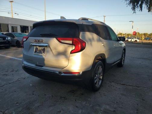 2022 GMC Terrain SLT