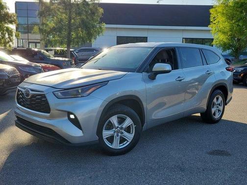 Celestial Silver Metallic 2021 Toyota Highlander L