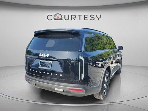 Ebony Black 2027 Kia Telluride S
