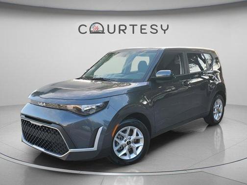 Gravity Gray 2024 Kia Soul LX