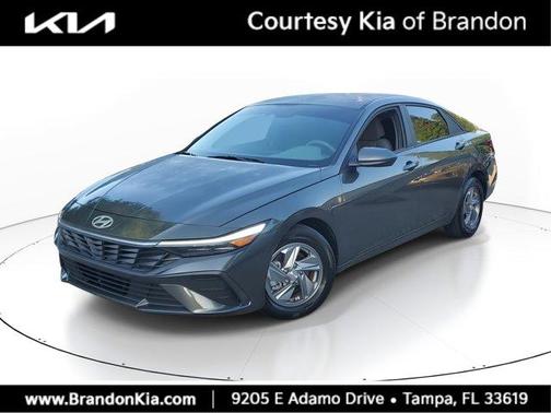 2024 Hyundai ELANTRA SE