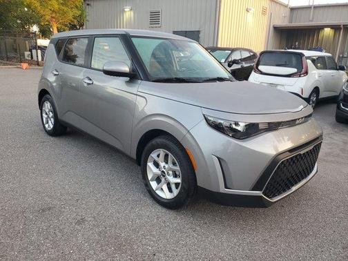 Steel Gray 2024 Kia Soul LX