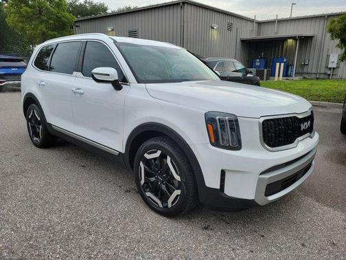 Glacial White Pearl 2024 Kia Telluride EX