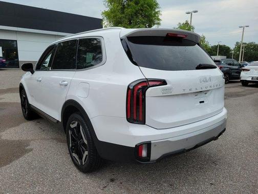 Glacial White Pearl 2024 Kia Telluride EX