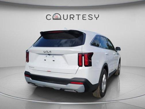 Glacier White 2026 Kia Sorento LX