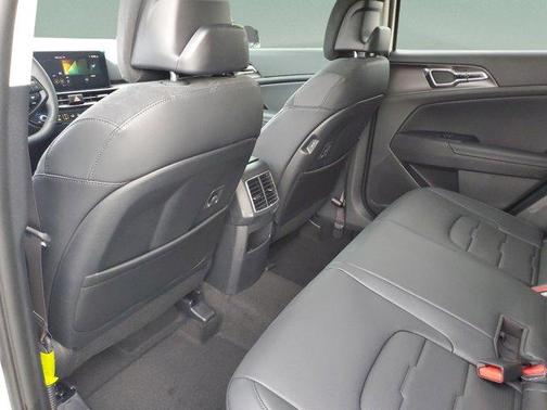 Snow White Pearl 2026 Kia Sportage Hybrid SX-Prestige