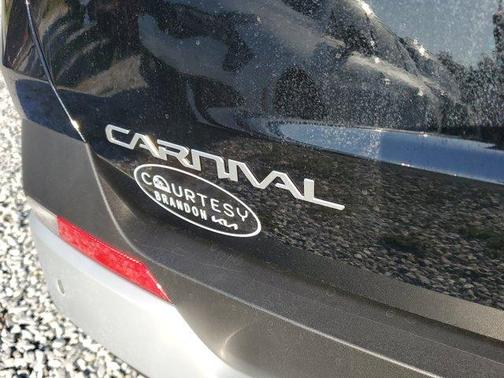 2025 Kia Carnival EX