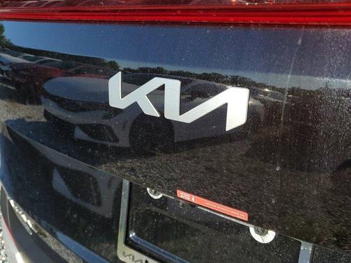 2025 Kia Carnival EX