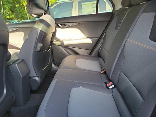 Snow White Pearl 2026 Kia Niro LX