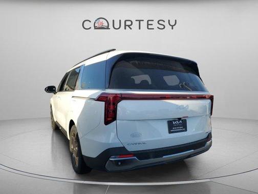 2026 Kia Carnival Hybrid SX