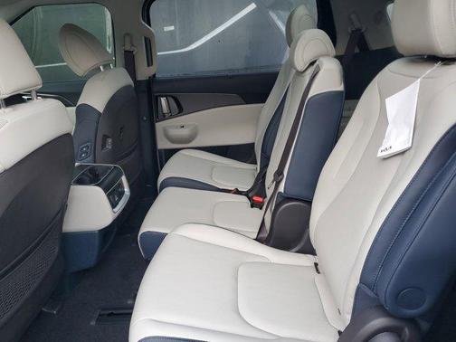 2026 Kia Carnival SX