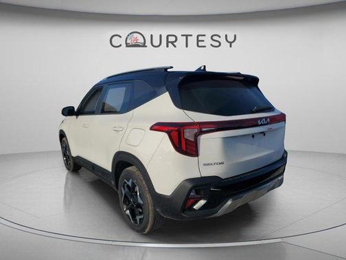 Clear White / Black Roof 2026 Kia Seltos S