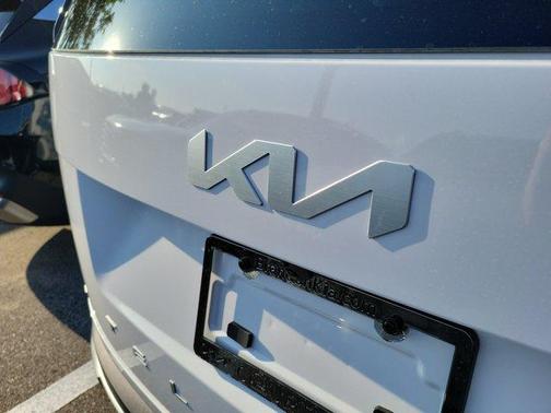 Glacial White Pearl 2027 Kia Telluride EX