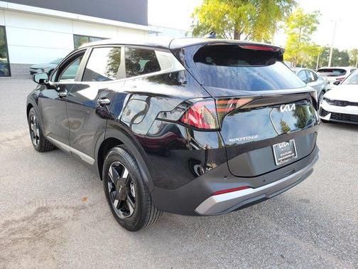 Ebony Black 2026 Kia Sportage LX