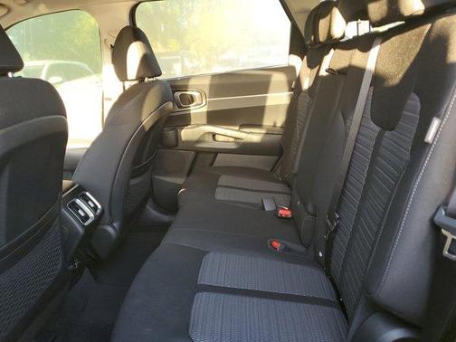 2025 Kia Sorento LX