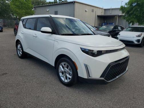 2024 Kia Soul LX