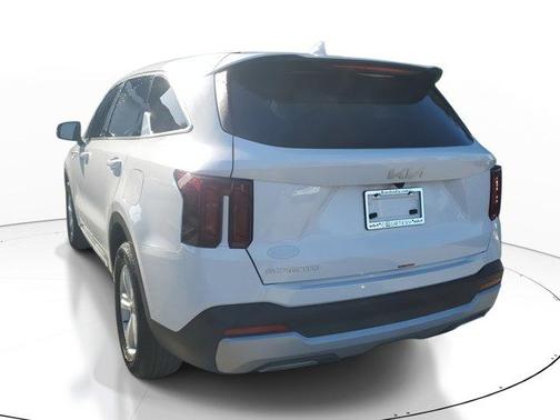 2025 Kia Sorento LX