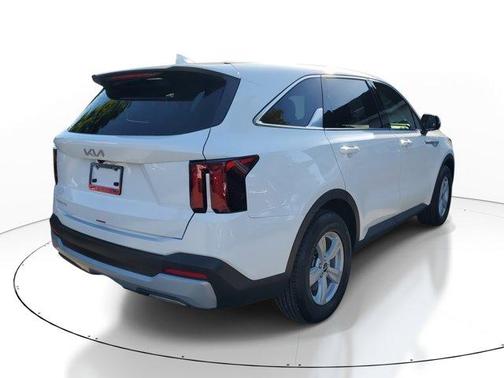 2025 Kia Sorento LX