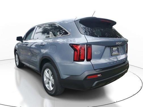 2022 Kia Sorento LX