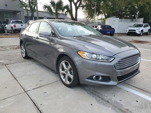 2013 Ford Fusion SE