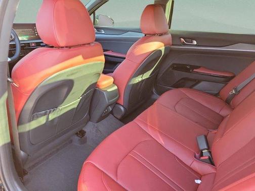 Aurora Black Pearl 2026 Kia K5 GT-Line