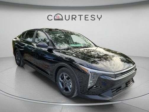 Aurora Black Pearl 2026 Kia K4 LXS