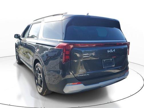 2025 Kia Carnival EX