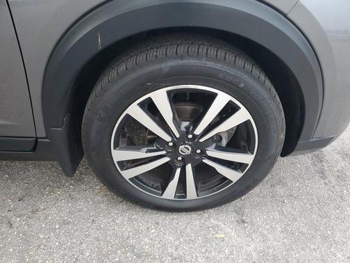 2019 Nissan Kicks SR