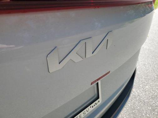 2025 Kia Carnival EX
