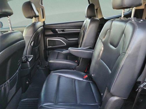 Ebony Black 2022 Kia Telluride S