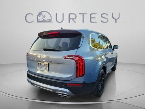 Everlasting Silver 2022 Kia Telluride SX