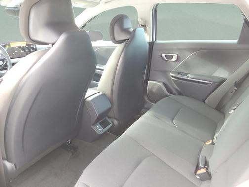 Snow White Pearl 2026 Kia K4 LXS