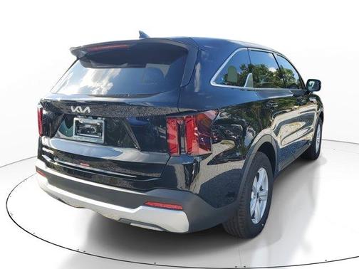 2025 Kia Sorento LX