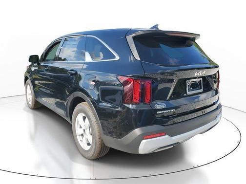 2025 Kia Sorento LX