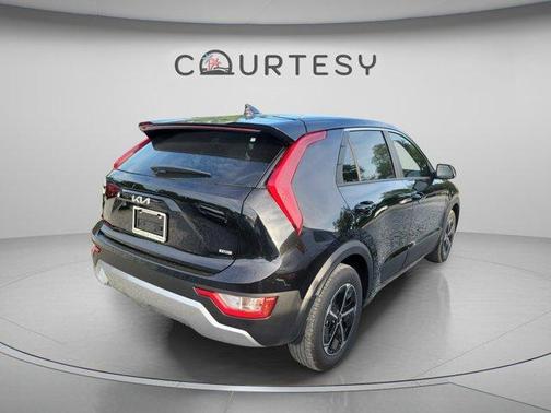 Aurora Black Pearl 2026 Kia Niro LX