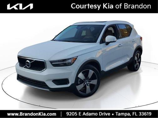 2019 Volvo XC40 T5 Momentum