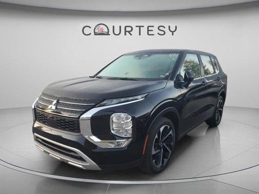Cosmic Blue Metallic 2024 Mitsubishi Outlander SE