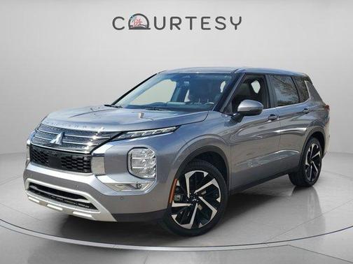 2023 Mitsubishi Outlander SE