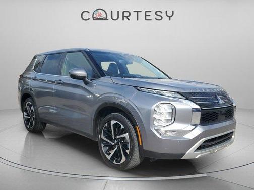 2023 Mitsubishi Outlander SE