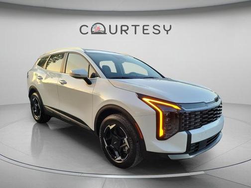 Snow White Pearl 2026 Kia Sportage Hybrid EX